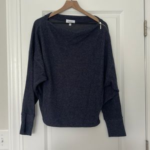 Cozy and cute Gilli boatneck top